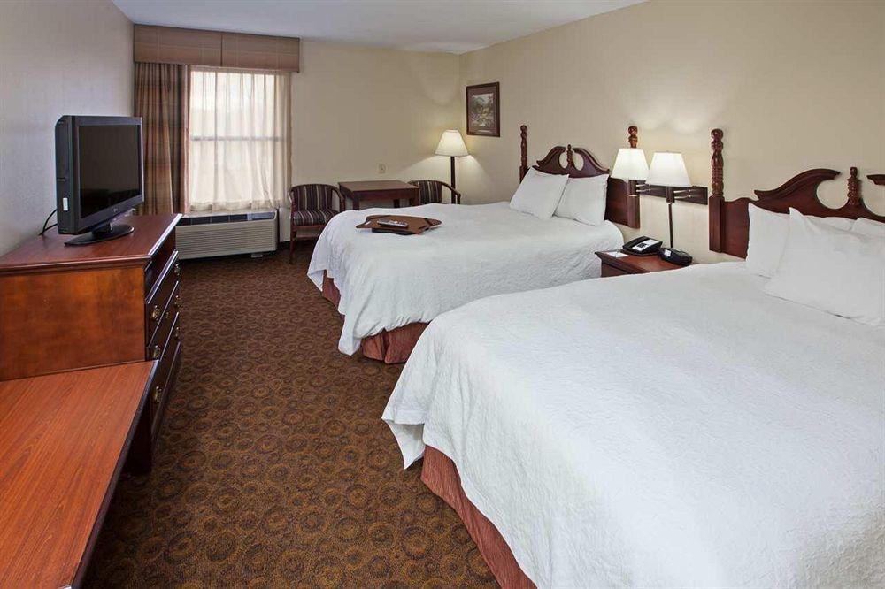 Hampton Inn Dickson Zewnętrze zdjęcie